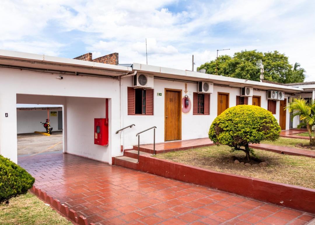 Hotel Alegrete Buitenkant foto
